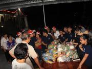 UKA teachers and students visited and gave presents to residents at Phu An parish, An Giang Province.