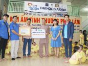 Sáng 1-6, đại diện Phòng Công tác Sinh viên, Đoàn Trường, nhóm nhạc FM Band cùng các sinh viên GDU đã có chuyến đi từ thiện đến thăm Mái ấm tình thương Phúc Lâm - huyện Long Thành, tỉnh Đồng Nai. 