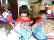 Những món quà tuy đơn giản nhưng do chính tay các bạn học sinh IEC cẩn thận chuẩn bị và đóng gói