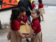 On December 18th and 19th, children of kindy grade and teachers of iSchool Bac Lieu went to present gifts to over 70 orphans, 50 elderly people at the social protection center of Bac Lieu province and Long Phuoc shelter.