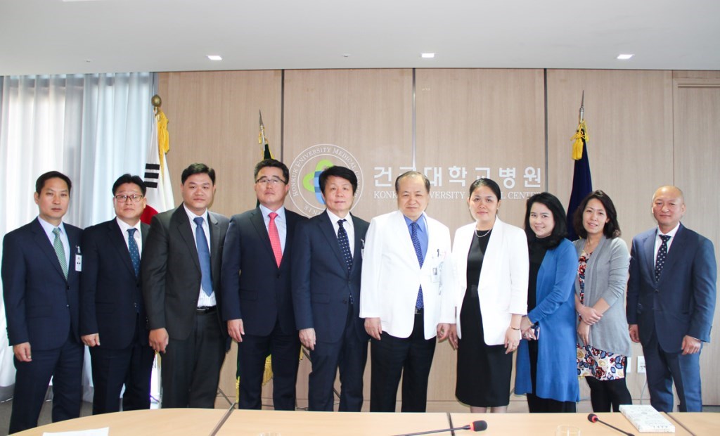 Mr. Yang Jung-hyun, President of Konkuk University Hospital welcomed NHG management team at the hospital office in Seoul, Korea.