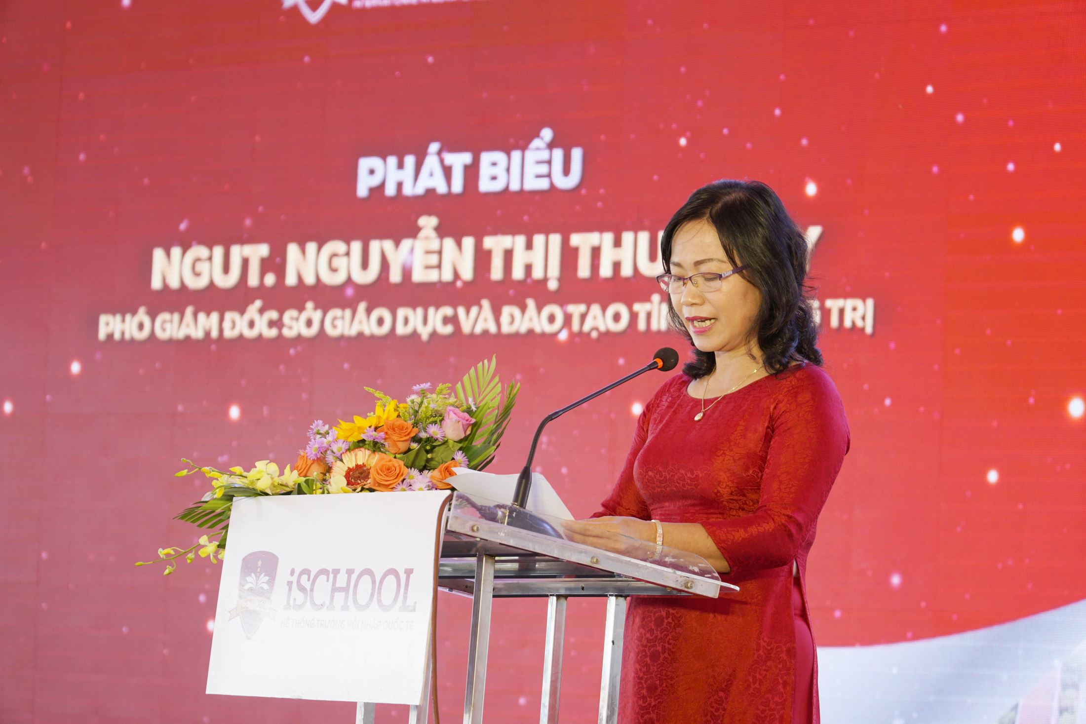 Ms. Nguyen Thi Thu Thuy – Deputy Director of Quang Tri DoET speaking at the ceremony