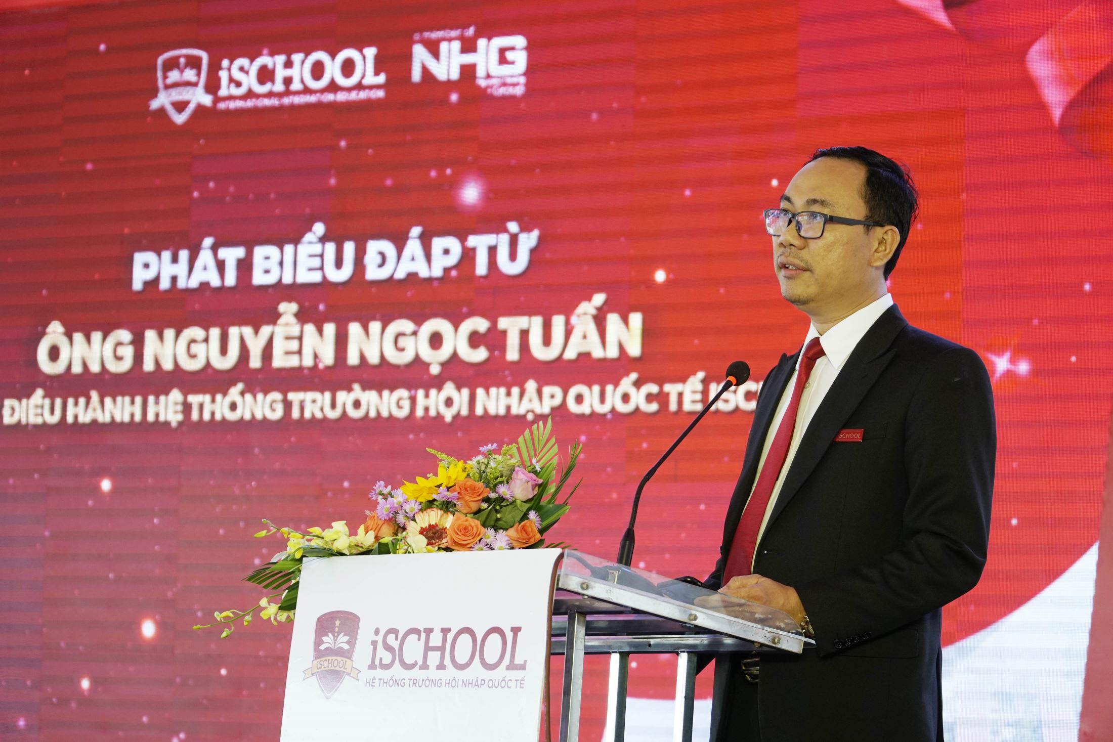 Mr. Nguyen Ngoc Tuan – Managing Director of the system of iSchool speaking at the ceremony