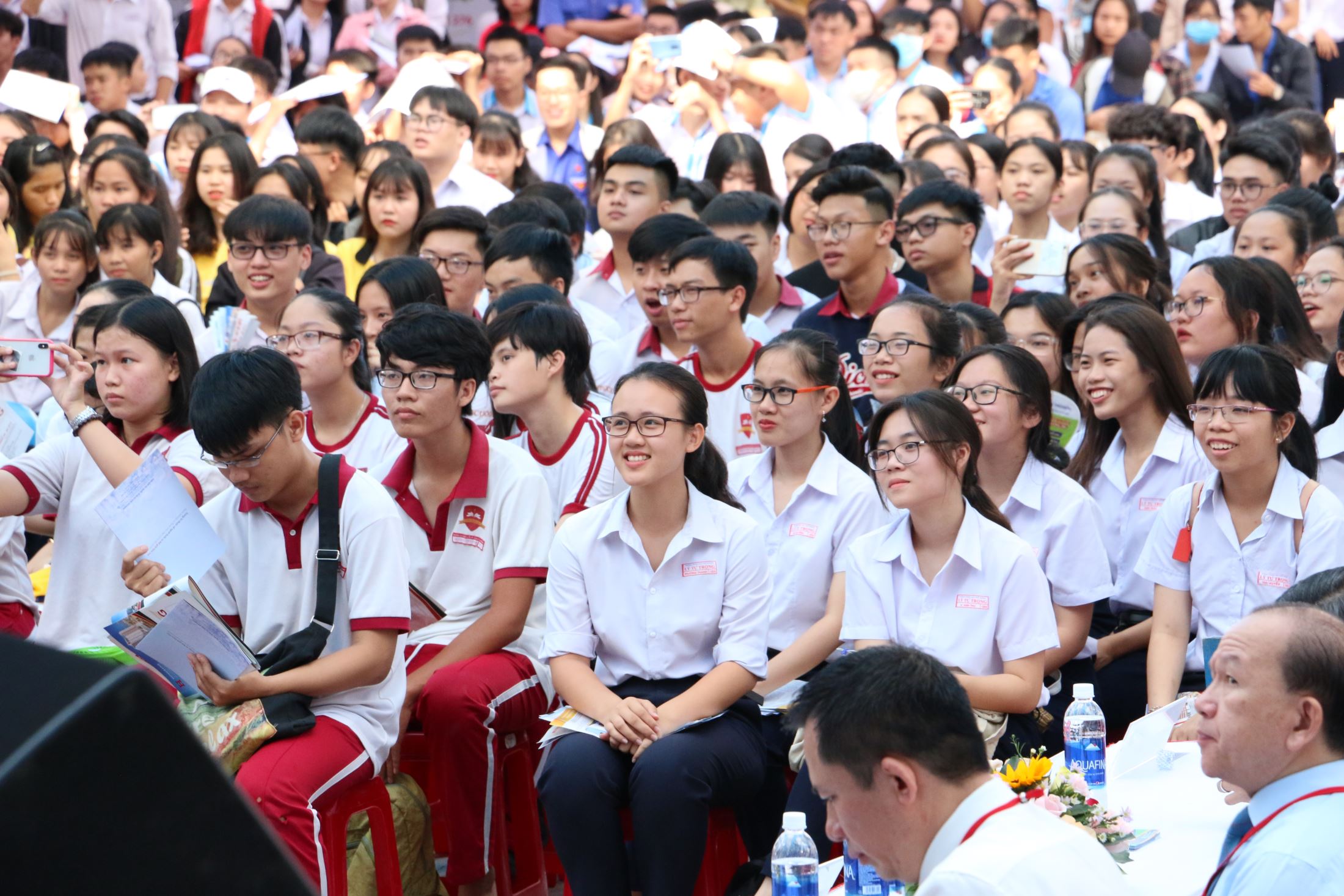 More than 4,000 high school students in Khanh Hoa province attended the 2019 admissions information day.