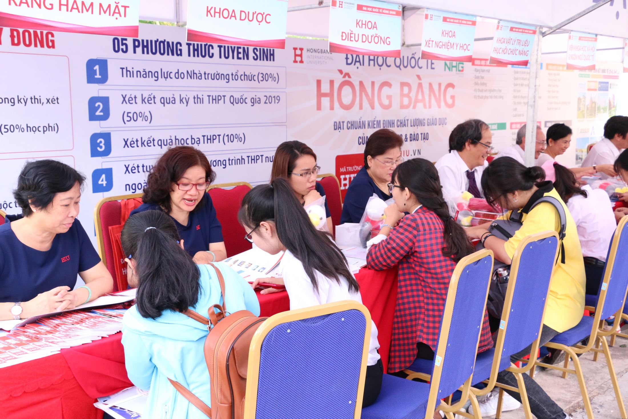 The consulting booth of universities under the education system of Nguyen Hoang Group.