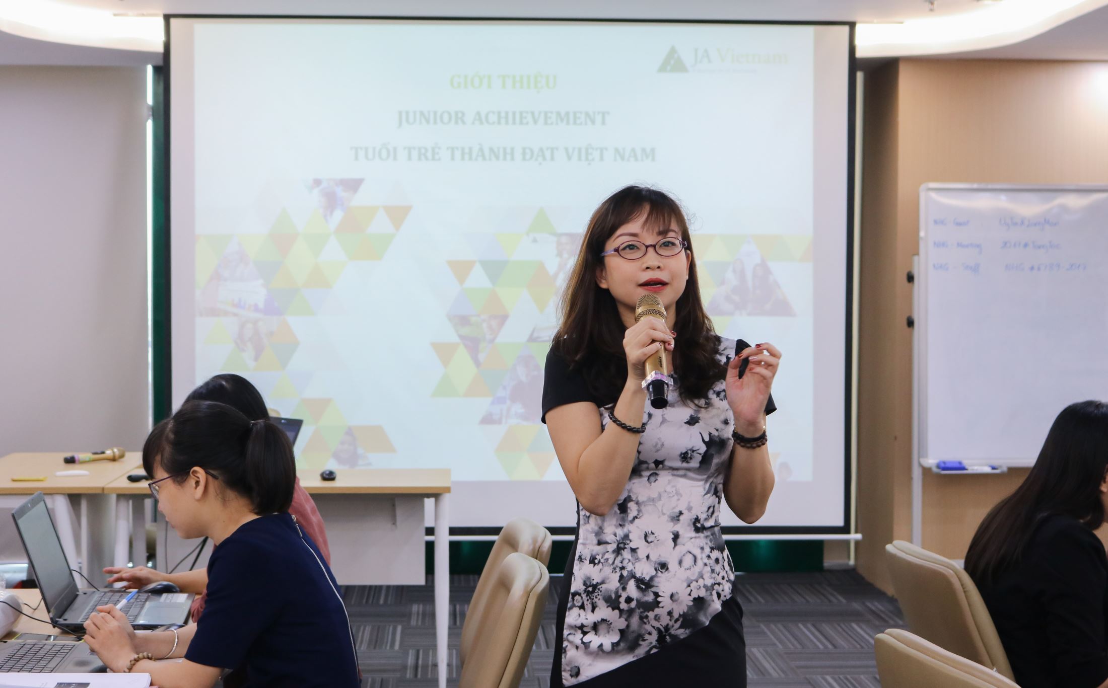 Ms. Doan Bich Ngoc - Vice Managing Director of JA Vietnam played as main instructor of the training course