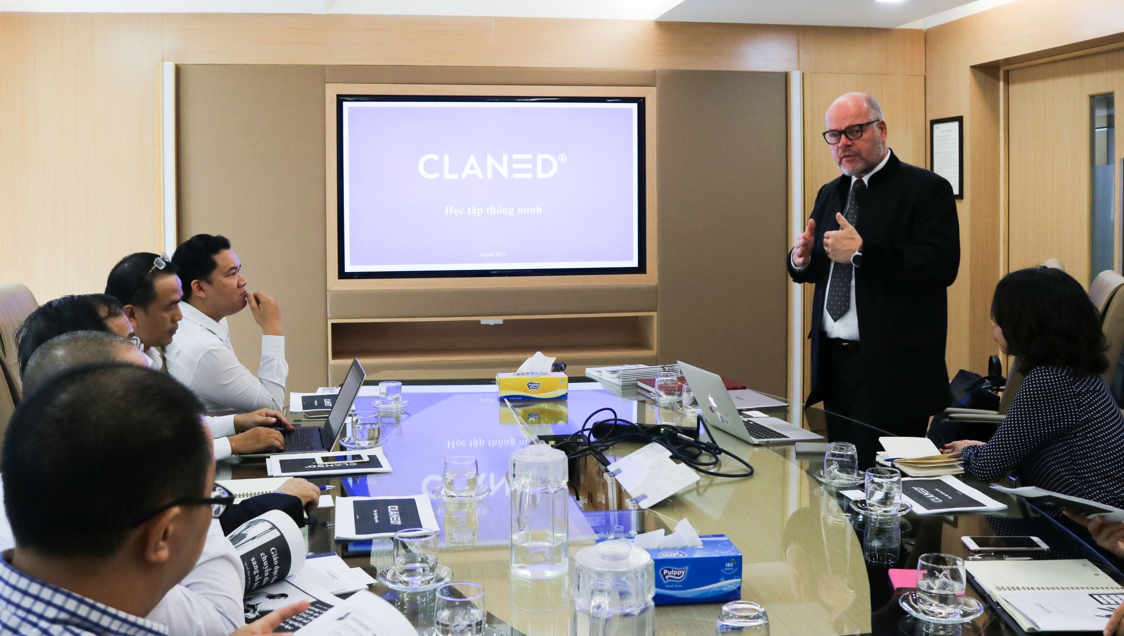 Mr. Pertti Jalasvirta, Senior Advisor of Claned gave a detailed introduction of Claned’s smart learning model at the meeting