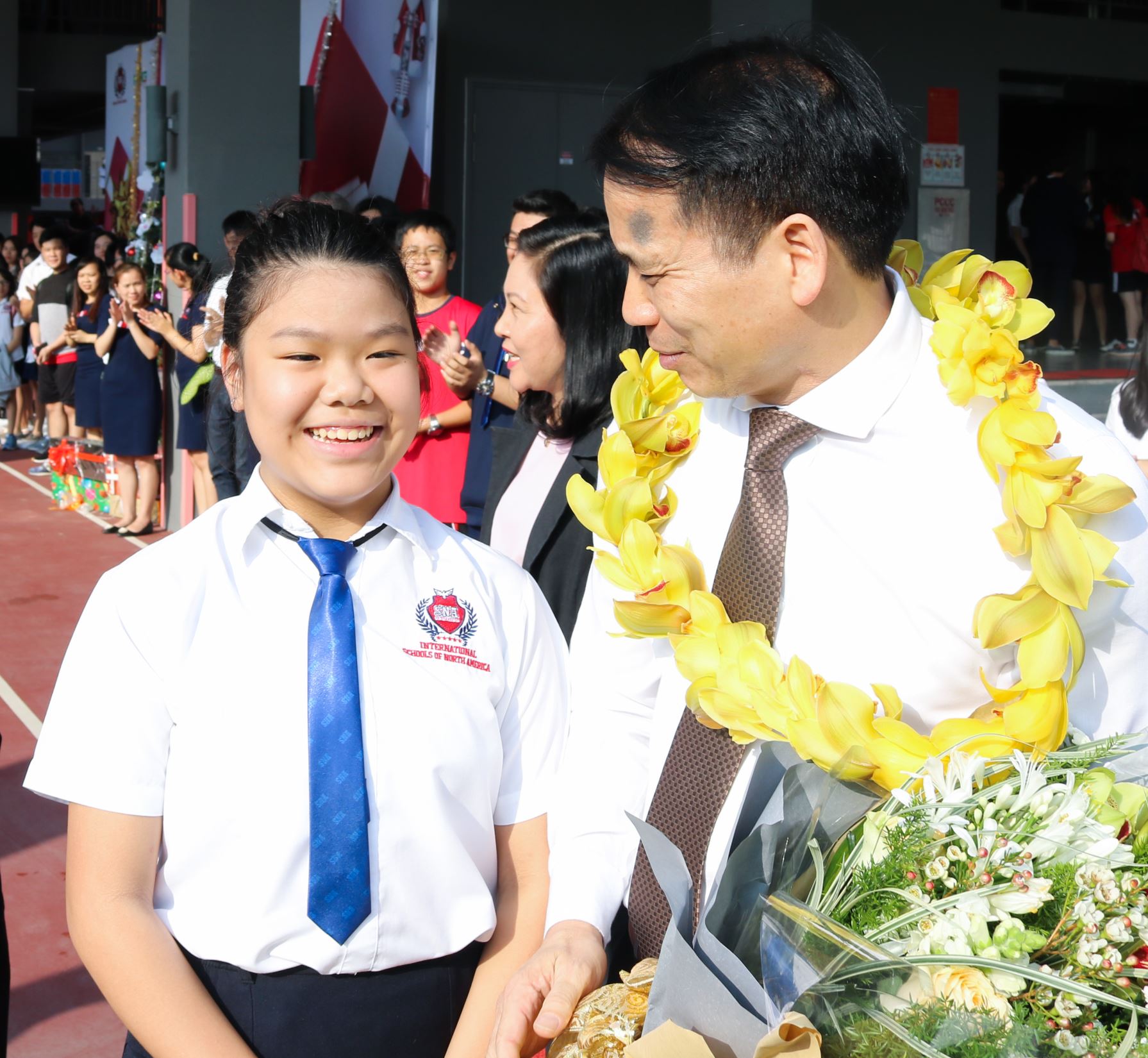 Assoc.Prof.Dr.Pham Manh Hung - Deputy Minister of Education and Training visiting SNA classes.