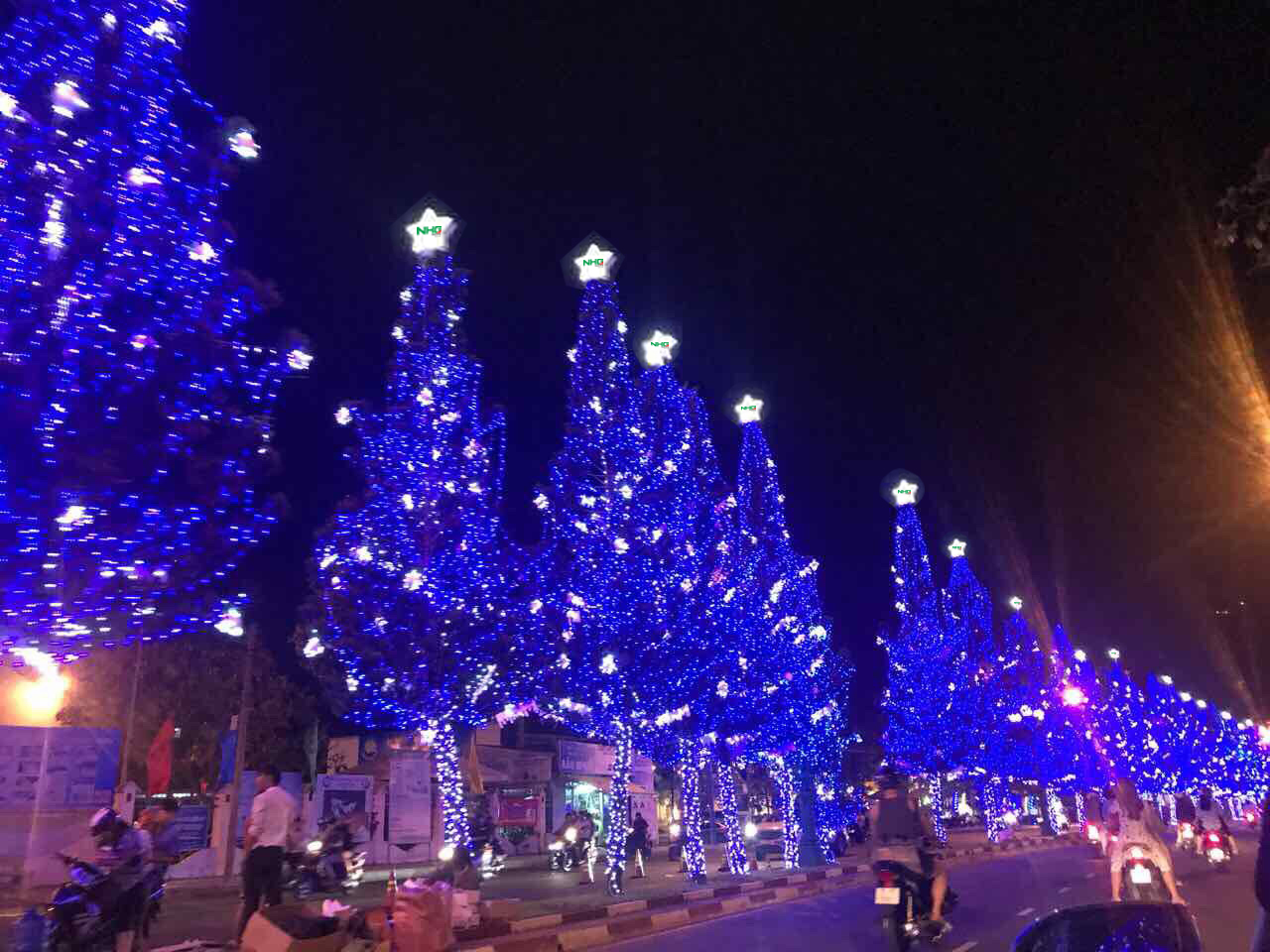 The decorative luminaires and lighting system bringing a warm Christmas and a cheerful New Year to the beautiful city of Vung Tau