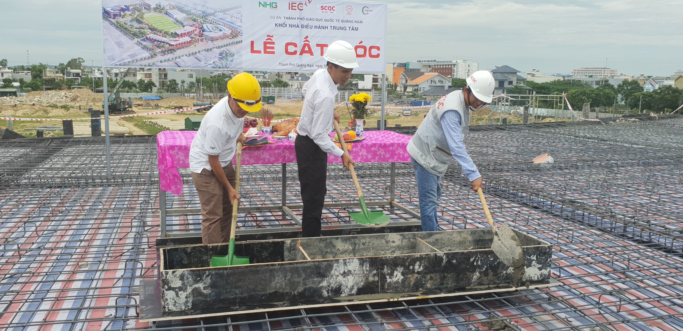 Topping Ceremony of the Center Admin Block – IEC Quang Ngai.