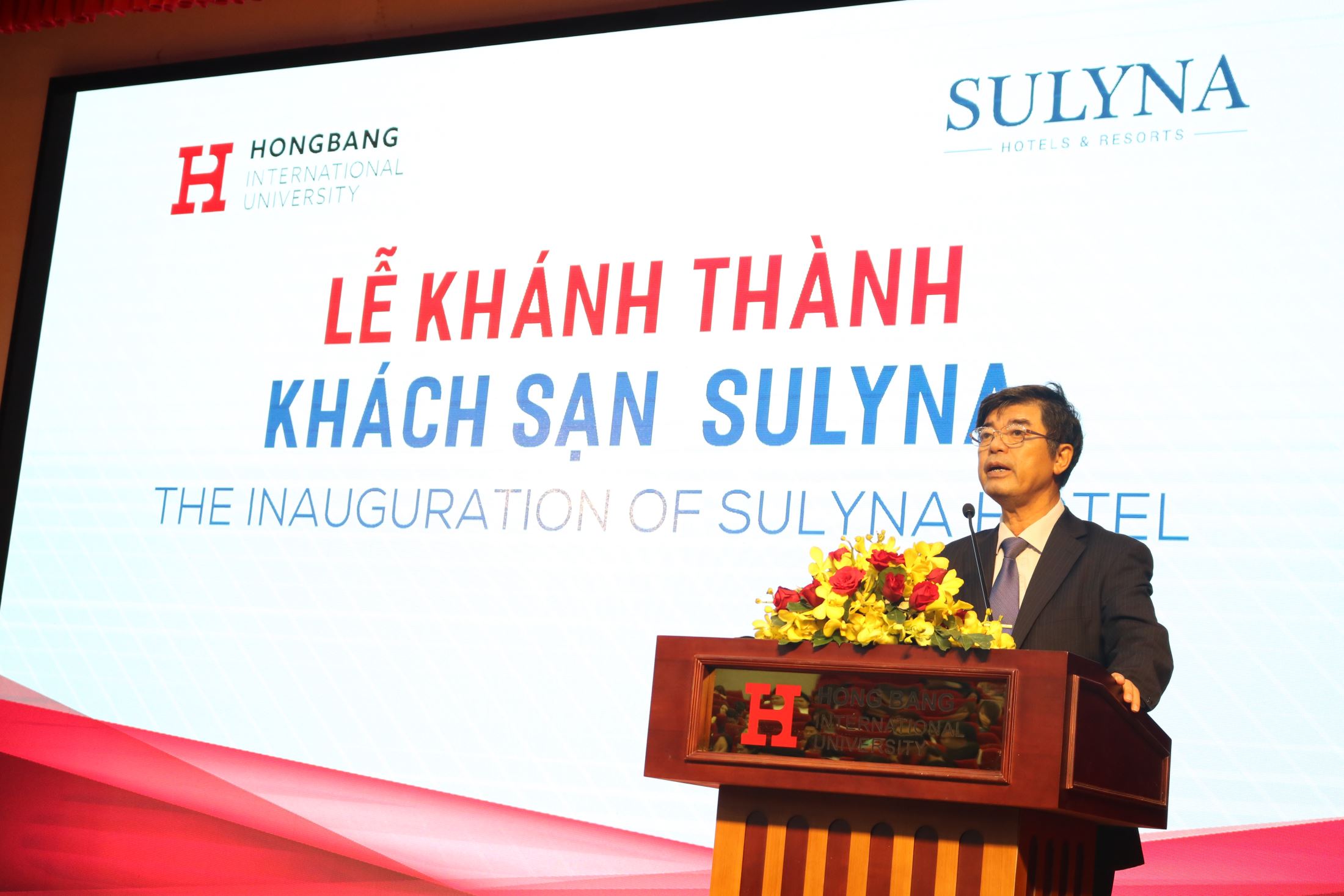Prof.Dr. Thai Ba Can - President of Hong Bang International University giving a speech at the inauguration ceremony
