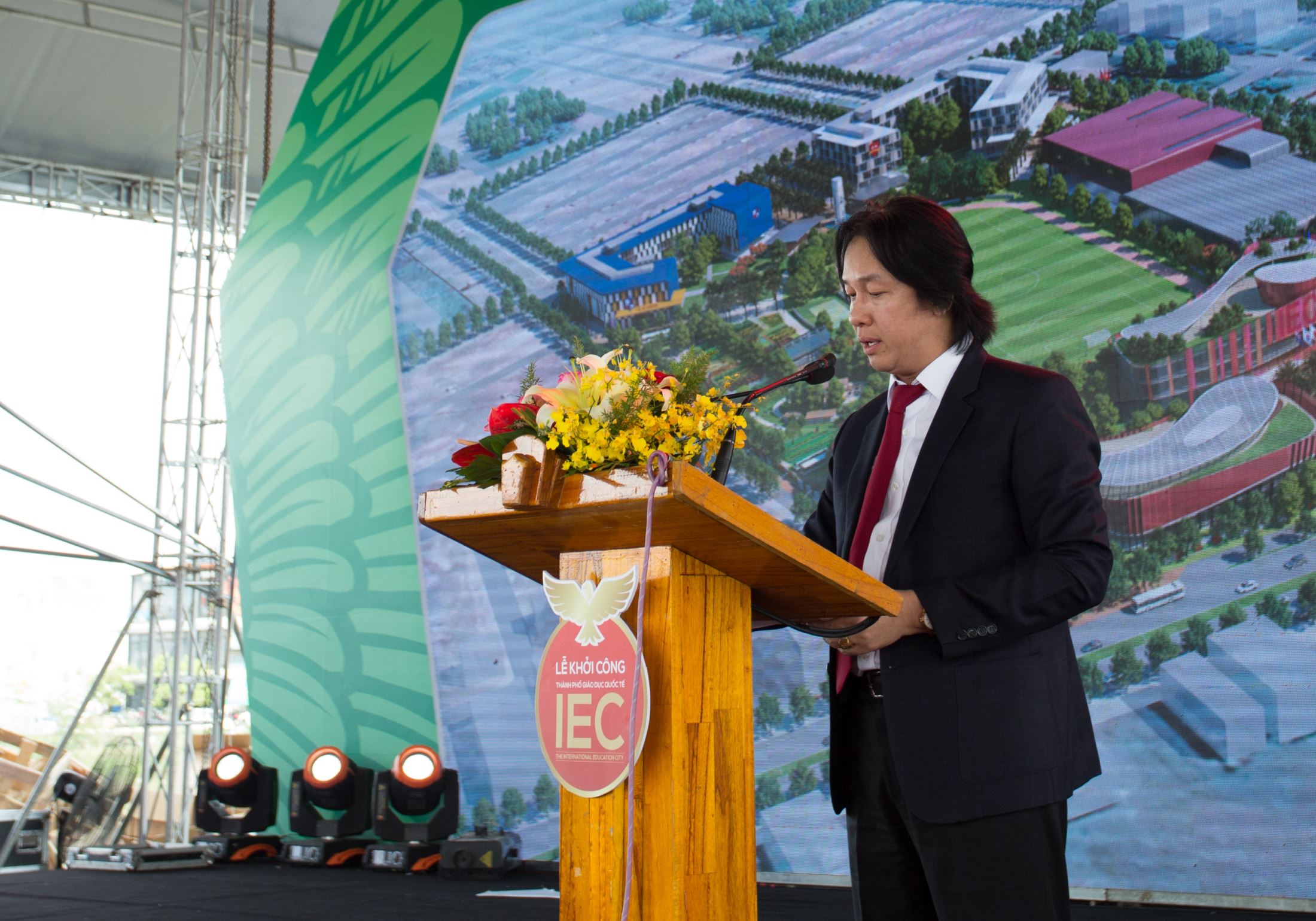 Ông Hoàng Quốc Việt - Chủ tịch Tập đoàn Nguyễn Hoàng phát biểu tại Lễ khởi công thành phố giáo dục quốc tế IEC