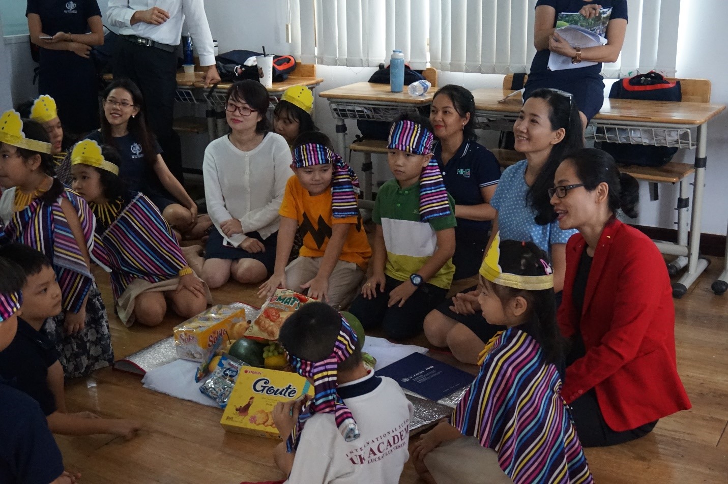 Students at the  Binh Thanh campus of UK Academy, in groups of Venus, Jupiter, Mercury, Mars, Saturn had a memorable Mid Autumn Festival with multi-cultural experiences of countries which have the similar Mid-Autumn Festival to which of Vietnam