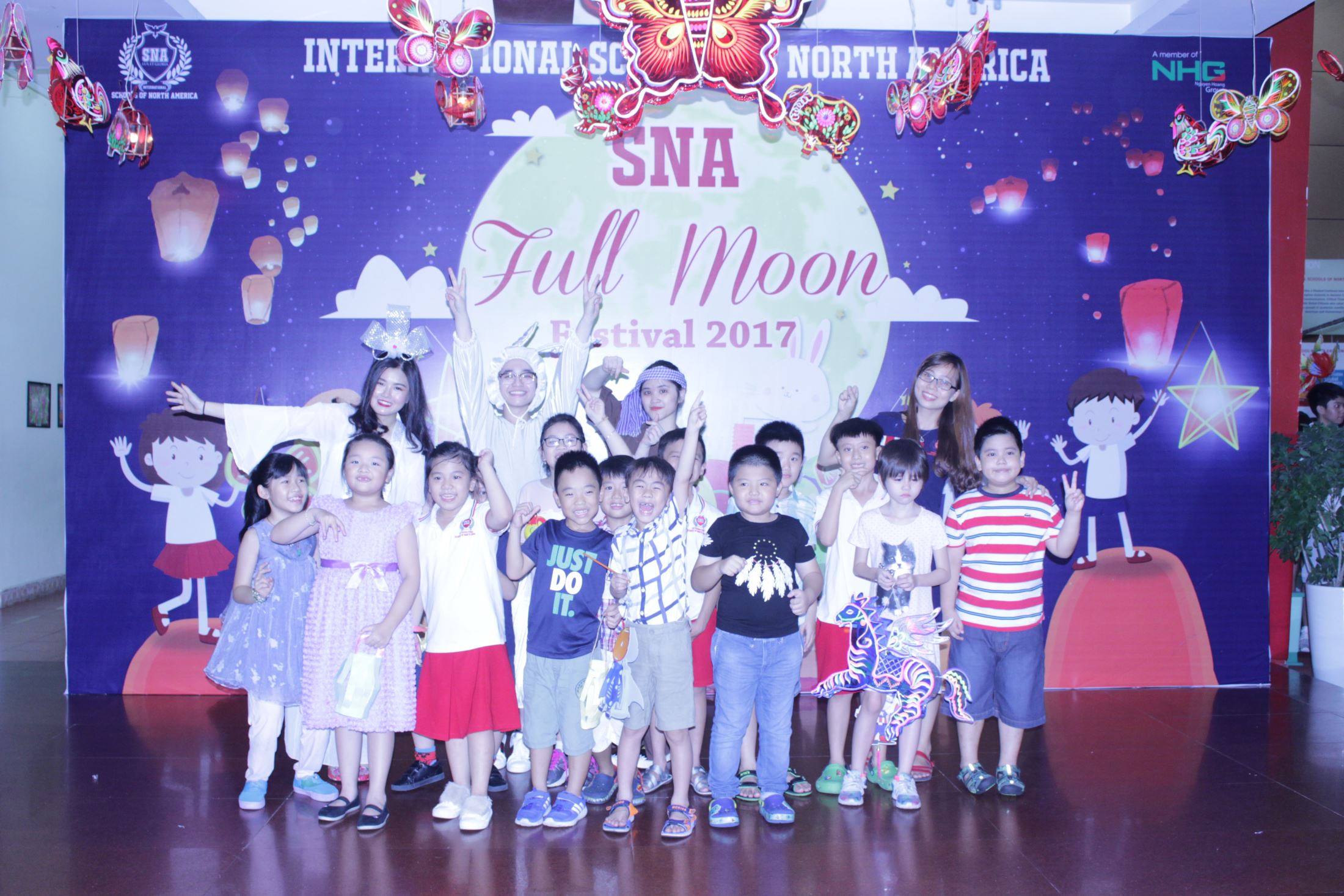 Traditional Vietnamese Mid Autumn holiday in SNA - American standard school