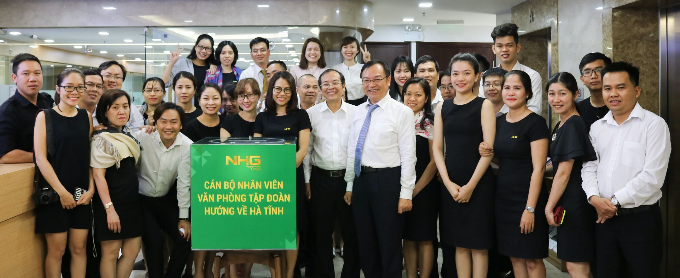 NHG staffs donated to help hurricane victims in Ha Tinh province, spreading the human spirit and appreciating the human values ​​of the Group