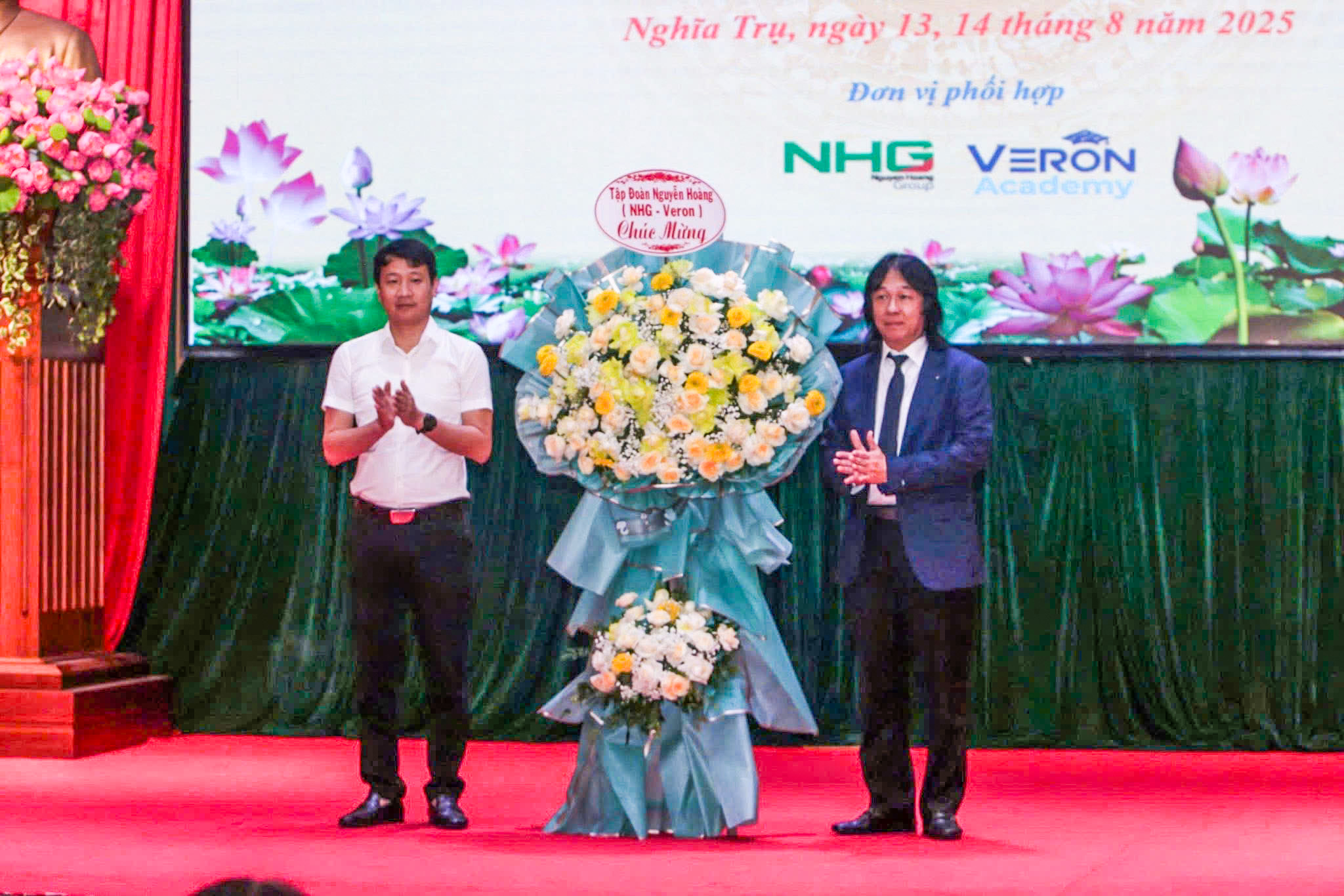 khai-giang-lop-hoc-AI-Nghia-Tru2