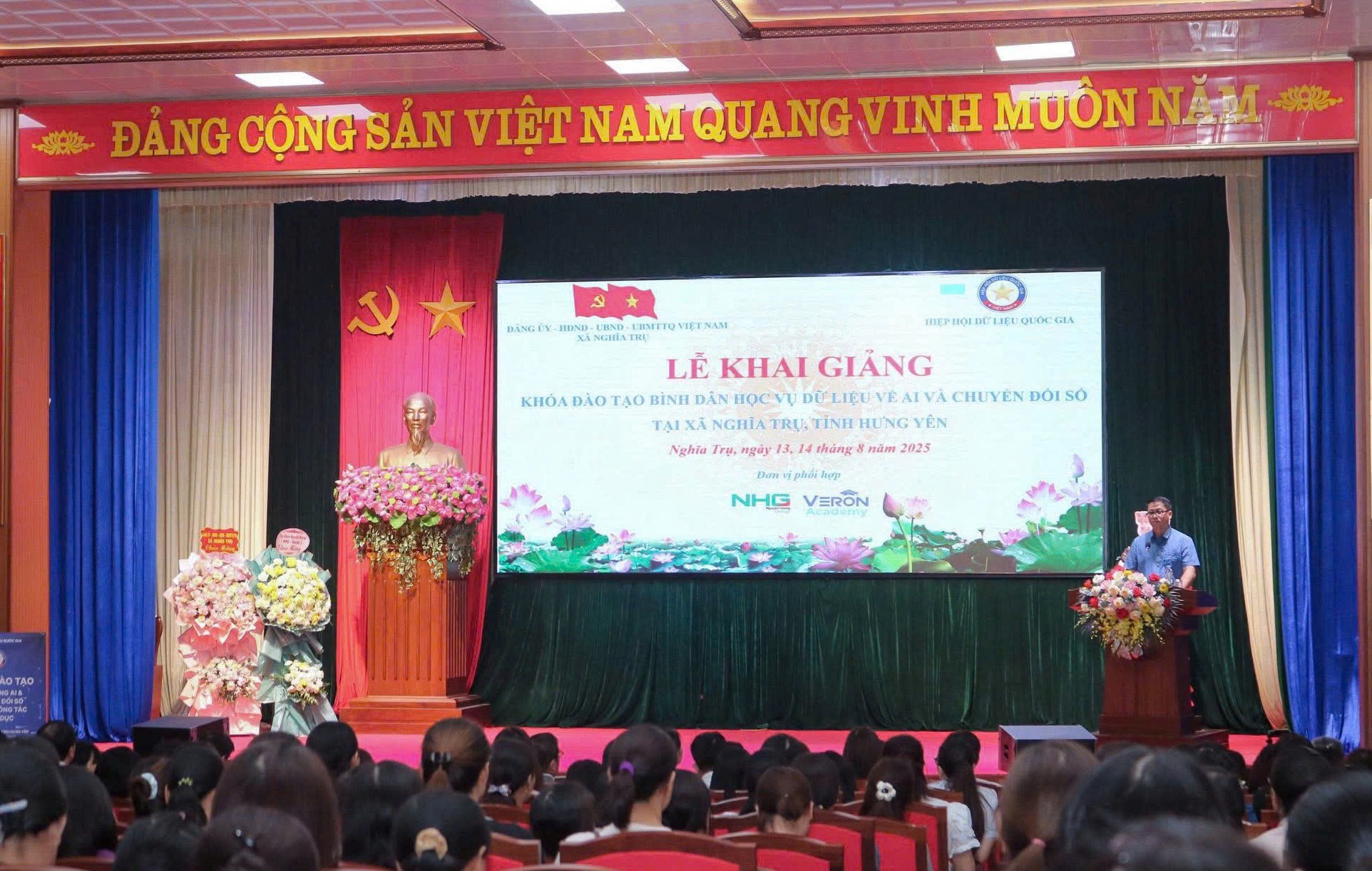 khai-giang-lop-hoc-AI-Nghia-Tru
