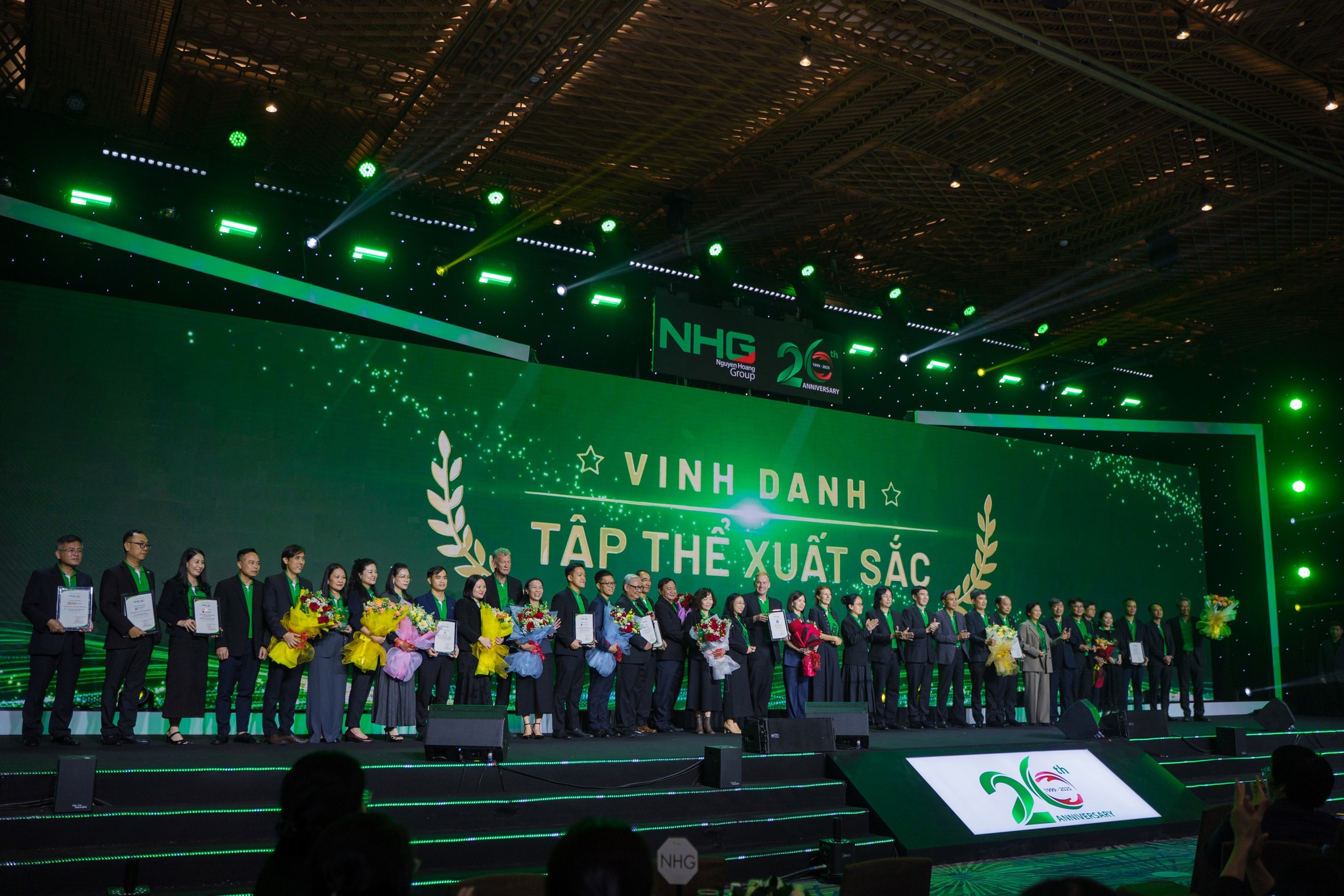 tap-the-xuat-sac-26-nam-NHG
