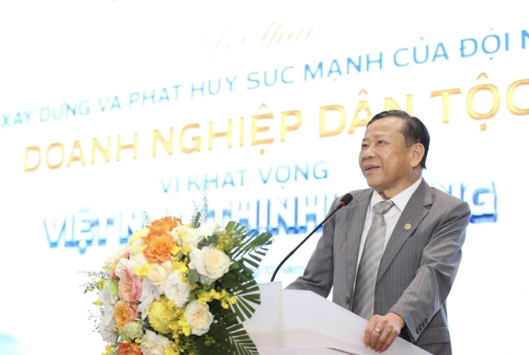 Top-40-doanh-nghiep-tu-nhan-tieu-bieu-dai-dien-cho-40-năm-doi-moi-dat-nuoc-NHG