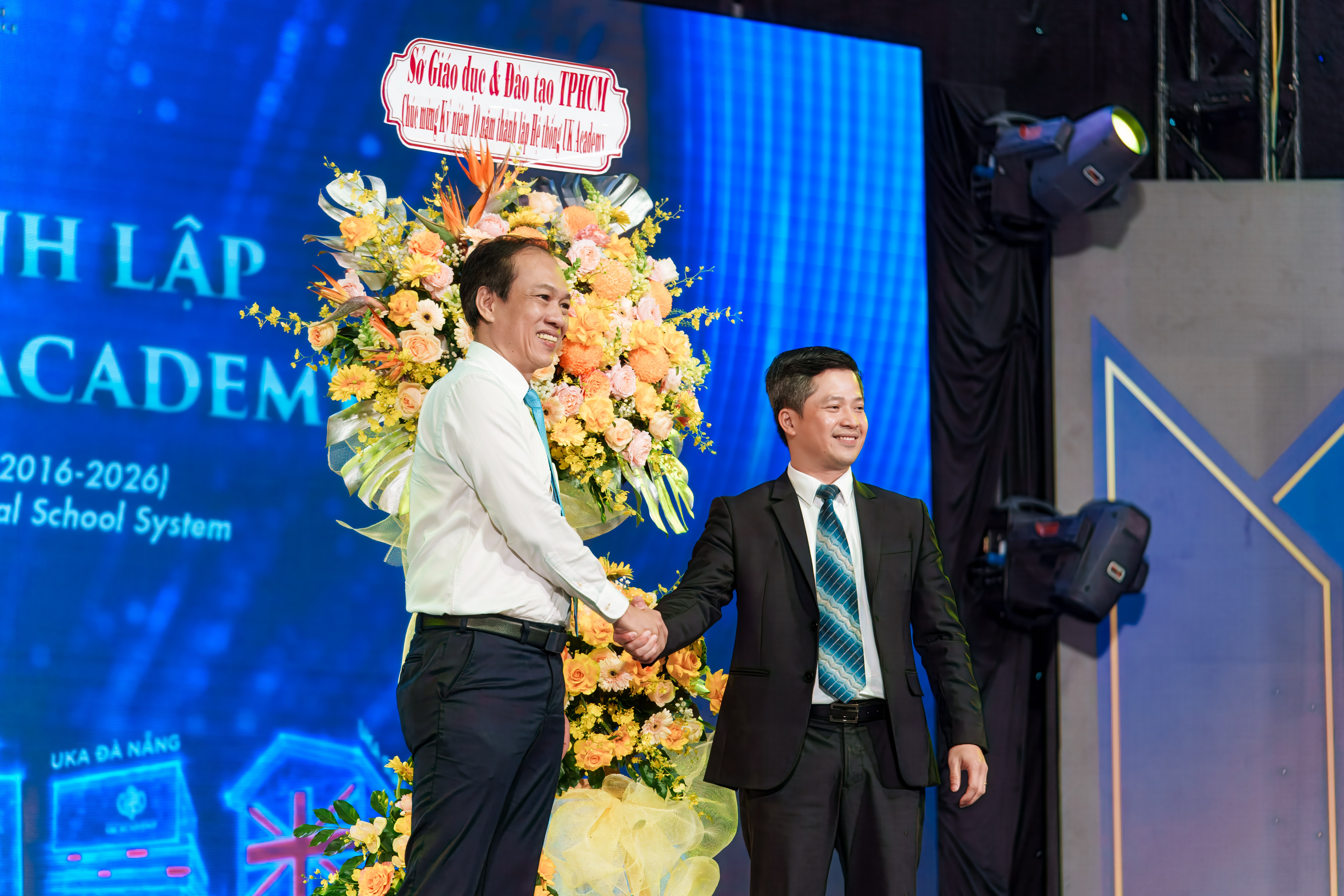 HỆ THỐNG UK ACADEMY KỶ NIỆM 10 NĂM THÀNH LẬP: DẤU ẤN MỘT THẬP KỶ, BỨT PHÁ TRONG KỶ NGUYÊN GIÁO DỤC MỚI