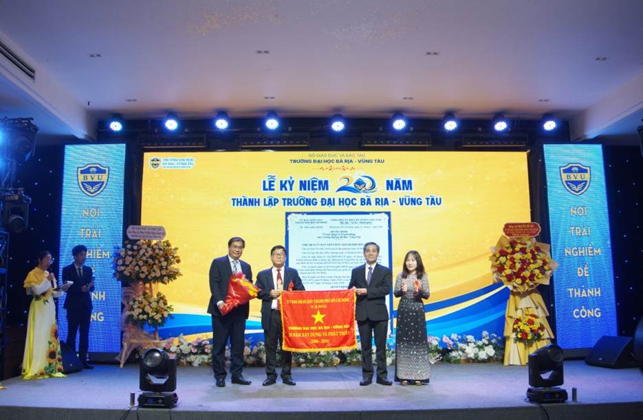 BVU – 20 NĂM MỘT HÀNH TRÌNH, KHÁT VỌNG VƯƠN XA