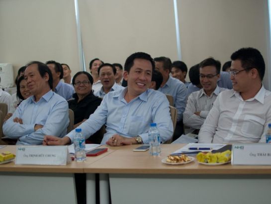 Buổi hội thảo "Tư duy chiến lược cho lãnh đạo & quản lý – Tiếp cận ý tưởng & mô hình kinh doanh mới" do GS. Augustine Hà Tôn Vinh chủ trì