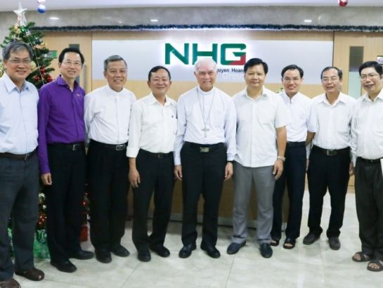Bishop Joshep Dinh Duc Dao visited UK Academy on August, 30th, 2016 and had a conversation with the management and students