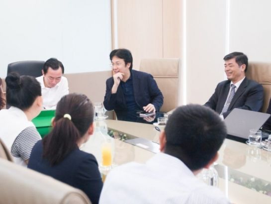 Embassador Pham Sanh Chau had a discussion with NHG leaderships about the UNESCO education organization and other education operations worldwide on September 17, 2016