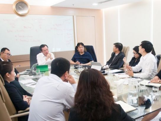 Embassador Pham Sanh Chau had a discussion with NHG leaderships about the UNESCO education organization and other education operations worldwide on September 17, 2016