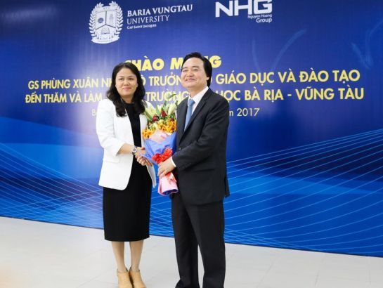 GS. Phùng Xuân Nhạ - Bộ trưởng Bộ Giáo dục và Đào tạo thăm và làm việc với BVU & UKA – 14/3/2017.
