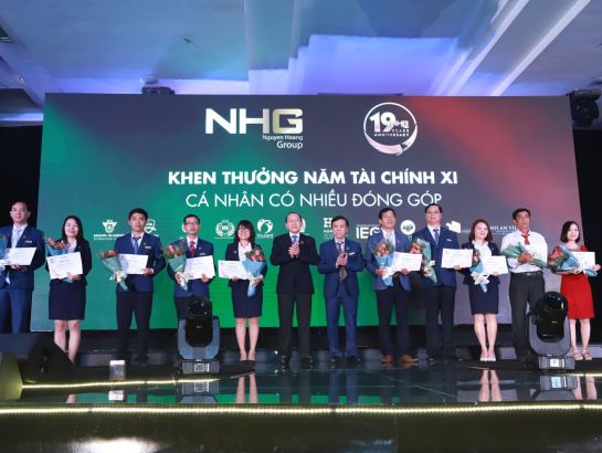 Awarding prizes for individuals having many contributions in financial year XI.