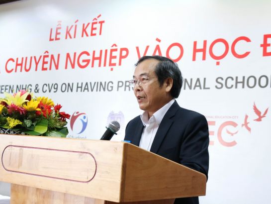 Tiến sĩ Đỗ Mạnh Cường, Thường trực hội đồng giáo dục Tập đoàn giáo dục Nguyễn Hoàng phát biểu khai mạc.