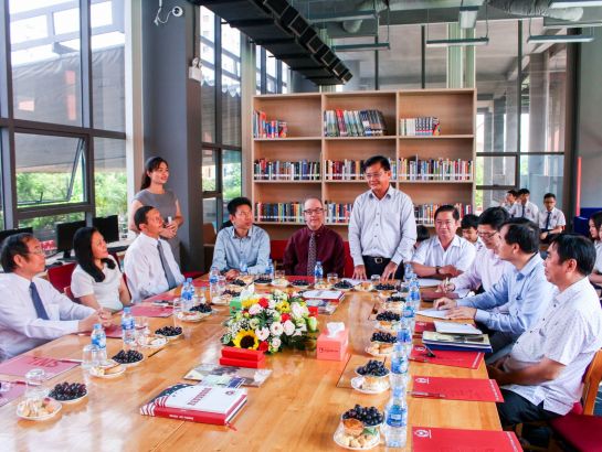 The leaders of Can Tho City paid high compliments on the school facilities, teaching and learning conditions as well as the strategic and comprehensive development orientation.