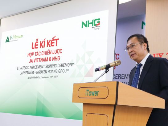 "I believe this agreement will start for the long and strong collaboration between NHG and JA Vietnam, together to create good values for young generations in NHG's education system and all over Vietnam", said Dr. Dinh Quang Nuong, Deputy CEO of NHG at the event