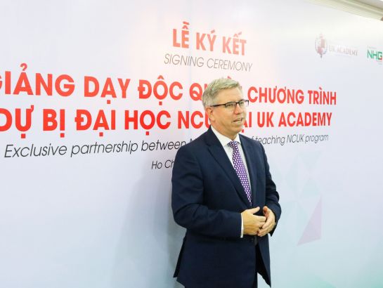 Mr. Ian Gibbons, British Consulate General in Ho Chi Minh City congratulating on the successful partnership between NHG and BSCW.