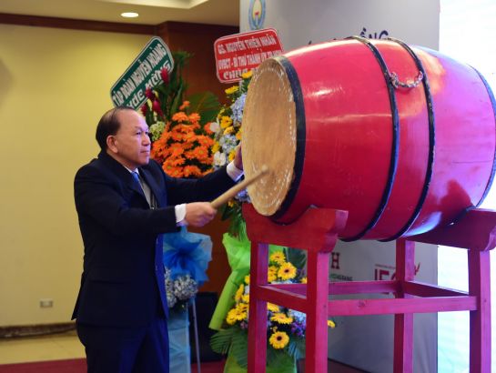 Dr. Ha Huu Phuc drummed to open the new academic year 2018 - 2019.