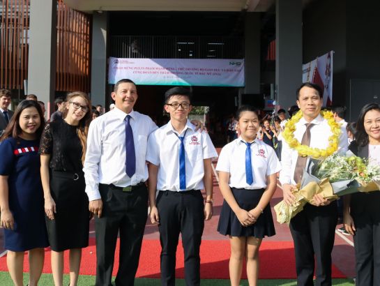 "Nguyen Hoang Group and SNA have been pioneering the path of globalized education, opening the door and paving the way for Vietnamese students accessing US education - the world's most advanced education." The Deputy Minister emphasized.