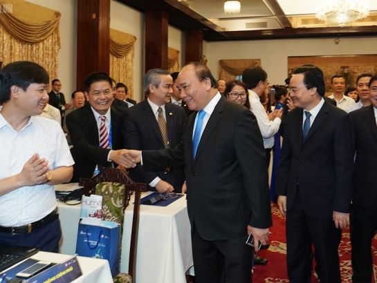 Thủ tướng Nguyễn Xuân Phúc tới dự Diễn đàn Nguồn nhân lực Du lịch Việt Nam tổ chức tại TPHCM ngày 12/4. Ảnh: VGP/Quang Hiếu nguồn: baochinhphu.vn