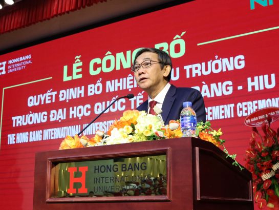 NGND.PGS.TS Hồ Thanh Phong, Tân Hiệu trưởng Trường Đại học Quốc tế Hồng Bàng phát biểu tại buổi lễ.