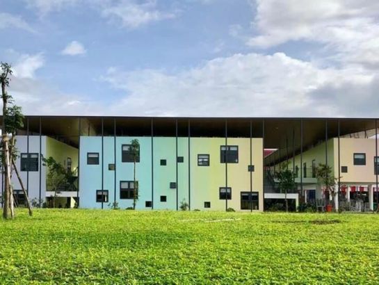 Previously, the building of iSchool Quang Tri became the pride of the Quang Tri people, bringing back two grand prizes: silver prize in the 2018 National Architecture Award and the green architecture prize in the Asia region in 2018