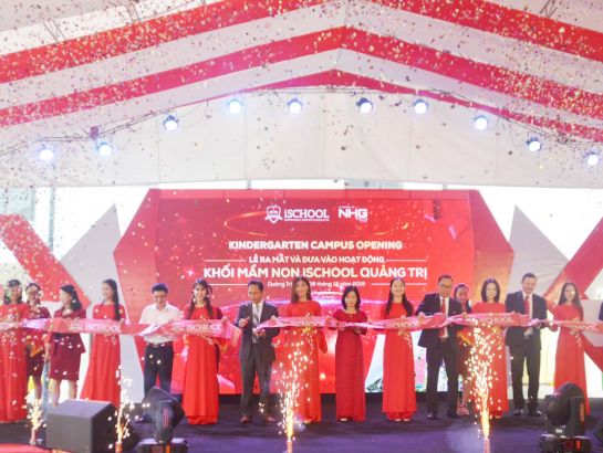 Ribbon cutting ceremony of the inauguration of kindergarten campus, iSchool Quang Tri.