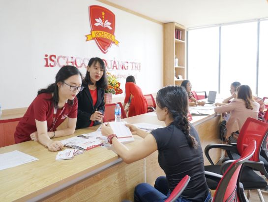 Parents visited the school facilities and registered for new semester at the event.