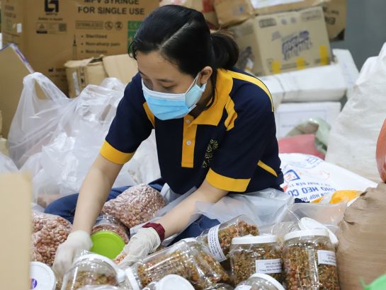 The goods from the people of Ha Tinh contain a lot of love sent to Saigon people