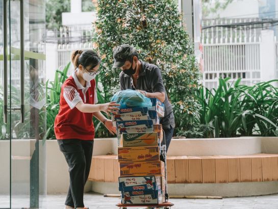 Students in the NHG system join relief work