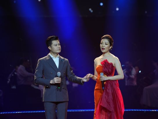 Singer Quang Dung and Singer Pham Thu Ha 