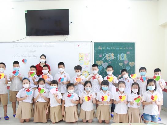 iSchool Ha Tinh is one of the few schools that organize activities to celebrate October 20 offline. 