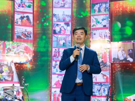 Assoc. Prof. Dr. Thai Ba Can – Deputy CEO of NHG speaks at the Teacher Award 2022 ceremony.