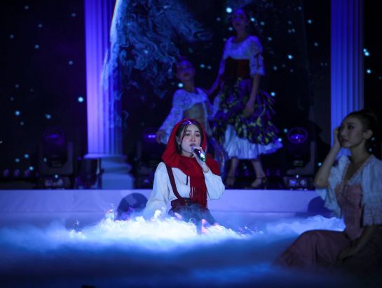 Singer Duyen Quynh performed wholeheartedly “The little match girl” - a song composed by musician Nguyen Van Chung