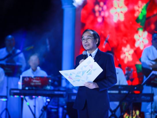 TS. Đỗ Mạnh Cường - Phó Tổng Giám đốc NHG phát biểu tại đêm nhạc. 