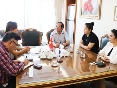 CEO của NHG tiếp đón đại diện ĐH Sogang, Hàn Quốc thăm và làm việc với Tập đoàn ngày 24/11/2016.